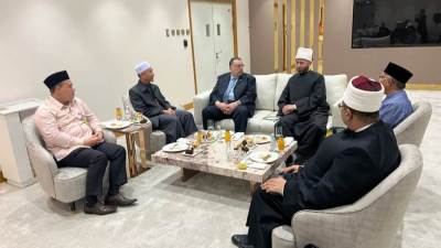 وزير الأوقاف يصل إلى ماليزيا لبحث تعزيز التعاون المشترك