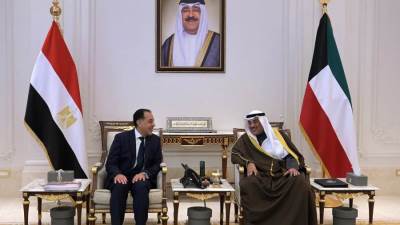 ولي عهد الكويت يستقبل رئيس الوزراء لبحث أوجه التعاون