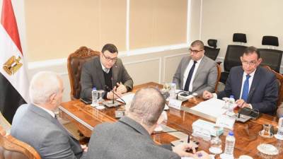 الشربيني يبحث تعزيز الاستفادة من إعلانات الطرق بالمدن الجديدة مع الشركة الوطنية