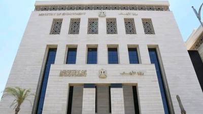 الأوقاف: توزيع 750 طنًّا من السلع الغذائية  على الأسر الأولى بالرعاية