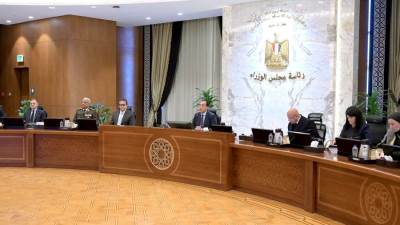 رئيس الوزراء يشدد على تنسيق الجهود لتوفير السلع بأسعار مناسبة