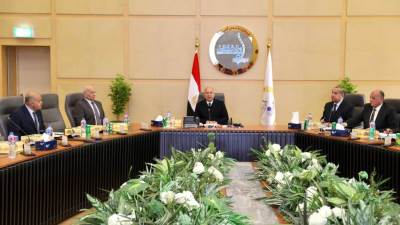 وزير النقل يترأس اجتماع الجمعية العامة للشركة القابضة لمشروعات الطرق والكباري