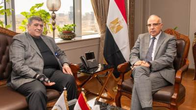 وزير الري يبحث أوجه التعاون مع أمين عام الجمعية العربية لمرافق المياه