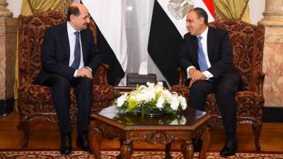 وزير الخارجية والهجرة يستقبل نظيره اليمني 