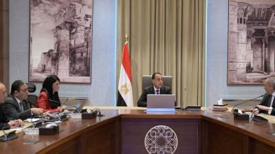 رئيس الوزراء يتابع مع وزيرة التخطيط عددا من ملفات عمل الوزارة