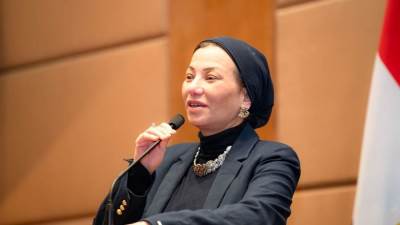 وزيرة البيئة: العامل البشرى أساس نجاح منظومة إدارة المخلفات