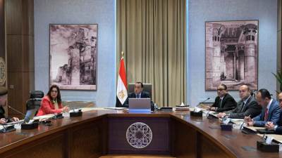 رئيس الوزراء يُتابع الموقف التنفيذي لمشروع امتداد محور الفريق كمال عامر