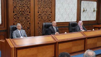 وزير الصناعة يبحث مع محافظ الإسماعيلية والمستثمرين الصناعيين تحديات المناطق الصناعية