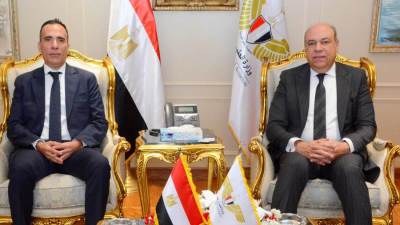 وزير الطيران المدني يبحث مع وفد شركة سيتا العالمية سبل التعاون المشترك