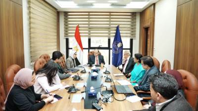 رئيس هيئة الدواء يبحث مع ممثلي شركتي ايبيكو وريلاينس لايف ساينس لبحث فرص التعاون