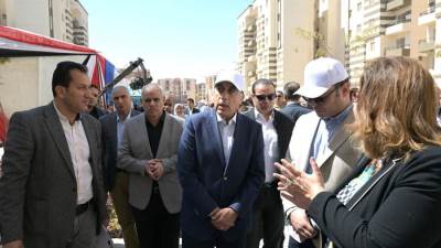 رئيس الوزراء يتفقد نماذج وحدات سكنية ضمن مبادرة سكن لكل المصريين