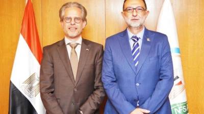 رئيس "سلامة الغذاء" يبحث تعزيز التعاون مع الملحق الزراعي الهولندي