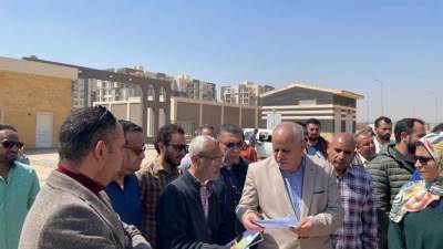 نائب رئيس المجتمعات العمرانية يتفقد المشروعات التنموية والسكنية بالشيخ زايد