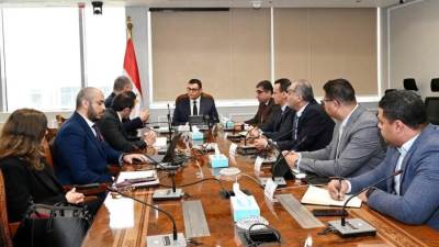 وزير الإسكان يستعرض مقترحًا للمخطط الاستراتيجي لتنمية منطقة رأس الحكمة