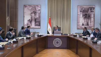 رئيس الوزراء يلتقي وزير المالية لاستعراض عددٍ من مؤشرات الأداء المالي