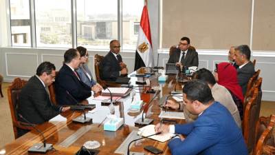 الشربيني يبحث التعاون مع شركة متخصصة في مجال مياه الشرب والصرف الصحي