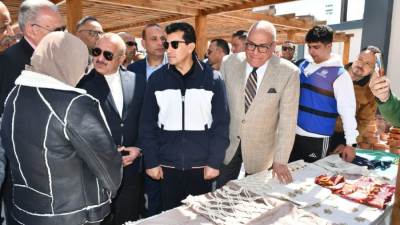 وزير الشباب والرياضة يفتتح مركز شباب محمد صلاح