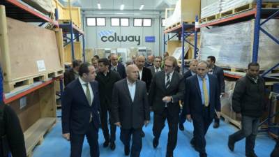 وزير الصناعة يشهد أول إنتاج لمصنع كولواي من مكونات عربات النوم بالقطارات