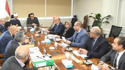 وزيرا الإسكان والأوقاف يبحثان سبل التعاون في عدد من الملفات المشتركة