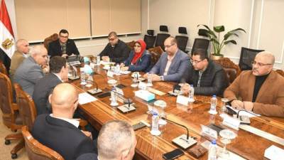 وزير الإسكان يستعرض أوجه التعاون بين الوزارة وبنك التعمير والإسكان