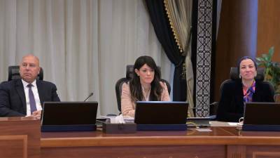 وزيرة التخطيط تستعرض تقريراً حول تطورات الناتج المحلي الإجمالي خلال 2024/2025