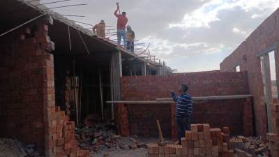 جهاز مدينة 6 أكتوبر يواصل حملات إزالة مخالفات البناء بعددٍ من المناطق