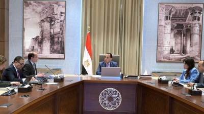رئيس الوزراء يتابع مع وزير المالية عددًا من ملفات العمل