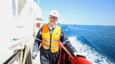 وزير البترول يتفقد تسهيلات الشركة العربية لأنابيب البترول سوميد بميناء العين السخنة