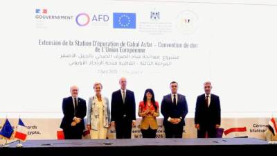 وزيرا الإسكان والتخطيط يوقعان اتفاقيات تمويل 131.5 مليون يورو لمحطتي صرف صحي