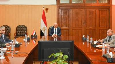 وزير الري يبحث مقترح لتنفيذ مشروع رقمنة المساقي الخصوصية