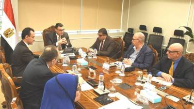 وزير الإسكان يتابع الموقف التنفيذي لمشروعات إحياء القاهرة الخديوية