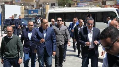 رئيس الوزراء بتفقغد مستشفى منفلوط المركزي بعد تطويره