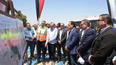 رئيس الوزراء يتفقد أعمال مشروع ازدواج طريق أسيوط/ ديروط الزراعي