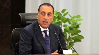 رئيس الوزراء يبدأ جولة تفقدية بمشروعات مدينة العلمين الجديدة