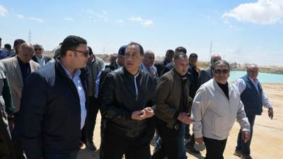رئيس الوزراء يتفقد مشروع مارينا By The Lake M8 بالعلمين الجديدة