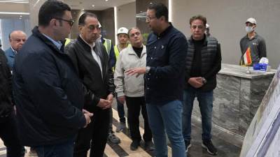 رئيس الوزراء يتفقد مشروع أبراج الداون تاون بمدينة العلمين الجديدة