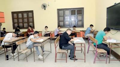 ما الفرق بين الثانوية العامة والبكالوريا؟؟.. التعليم تُجيب