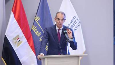 طلعت: نتواصل مع القطاع الخاص لضمان توفير بيئة ملائمة لتعزيز الاستثمار فى السوق المصري