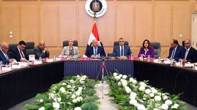 وزير الصناعة والنقل يترأس اجتماع المجموعة الوزارية للتنمية الصناعية