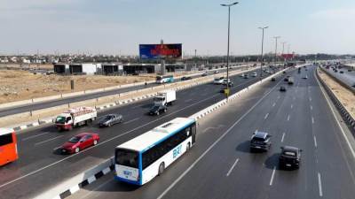 النقل: تدريب سائقي أتوبيسات مشروع الأتوبيس الترددي BRT على مسار المرحلة الأولى