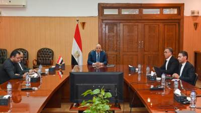 وزير الري يتابع أعمال حماية الشواطئ بمدينة الإسكندرية