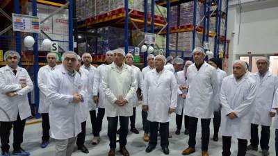 رئيس الوزراء يتفقد مصنع شركة يوتوبيا للصناعات الدوائية بالعاشر من رمضان