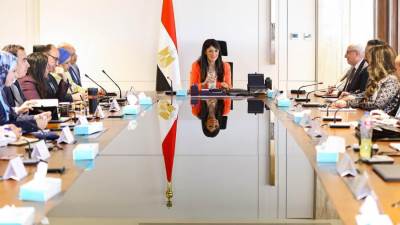 وزيرة التخطيط تعقد اجتماعًا موسعًا مع قيادات الوزارة لمتابعة سير العمل