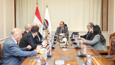وزير قطاع الأعمال يبحث سبل التعاون مع شركة تكنيب إنرجيز الإيطالية