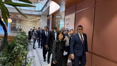 وزير الإسكان يتفقد منطقة الأعمال المركزية بـ"بكين"