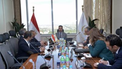 وزير التموين يتابع مع شركة أوراسكوم الموقف التنفيذي لإنشاء المخزن الاستراتيجي بالفيوم