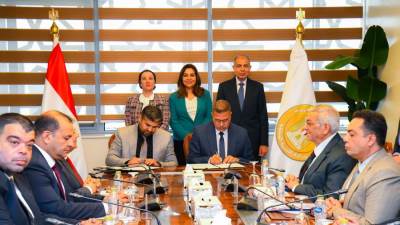 وزيرتا البيئة والتنمية المحلية تشهدان توقيع عقد تشغيل مصنع تدويرالمخلفات البلدية بالعدوة