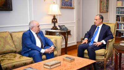 وزير الخارجية يستقبل المبعوث الشخصي لسكرتير عام الأمم المتحدة للسودان