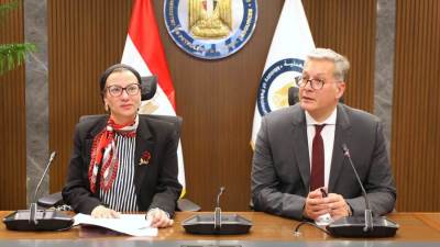 وزيرا البترول والبيئة يناقشان سبل خفض الانبعاثات الكربونية في مصر 