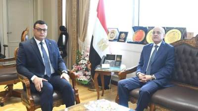 وزير الإسكان يستقبل محافظ الأقصر لمتابعة مشروعات مبادرة حياة كريمة بالمحافظة